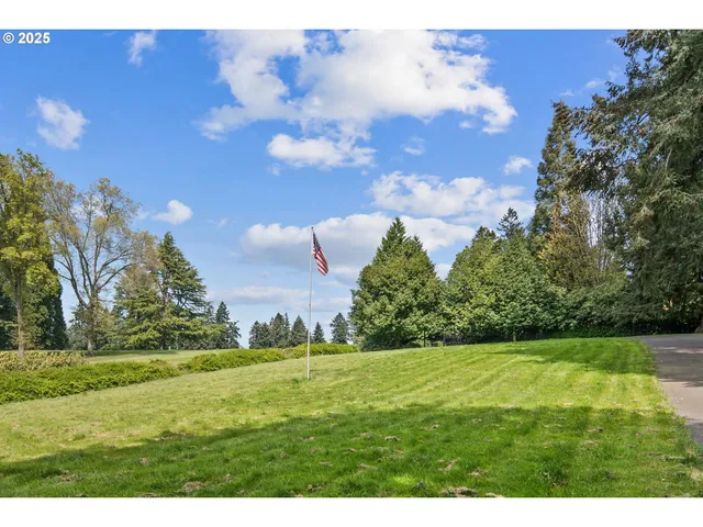 $3,890,000 | 1500 Southeast Waverly Drive, Milwaukie, OR 97222