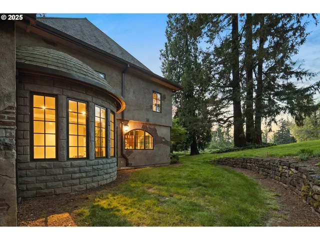 $3,890,000 | 1500 Southeast Waverly Drive, Milwaukie, OR 97222