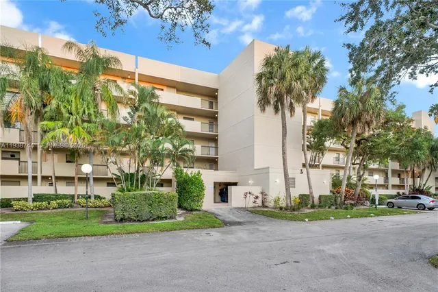 $204,999 | 3050 Northwest 42nd Avenue, Unit C406, Coconut Creek, FL 33066