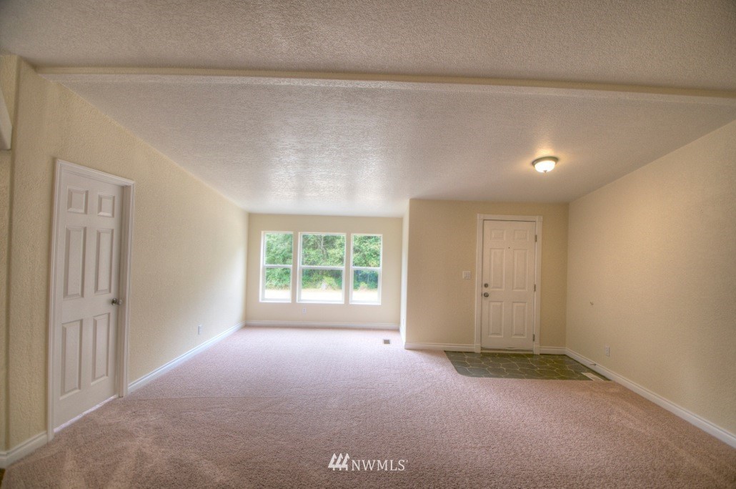 6206 Miller Road Northwest Olympia, WA 98502 - Photo 2 of 21 Gallery Image 2