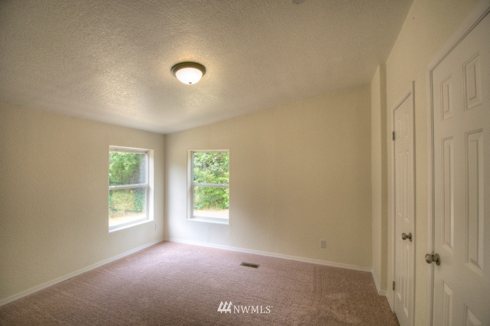 6206 Miller Road Northwest Olympia, WA 98502 - Photo 11 of 21 Gallery Image 11