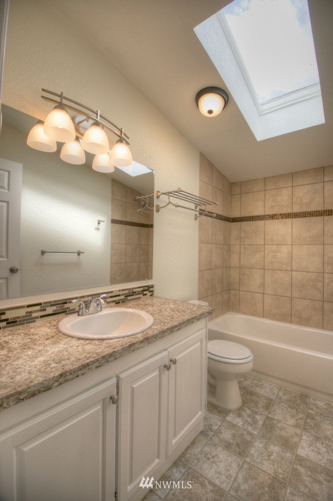 6206 Miller Road Northwest Olympia, WA 98502 - Photo 14 of 21 Gallery Image 14