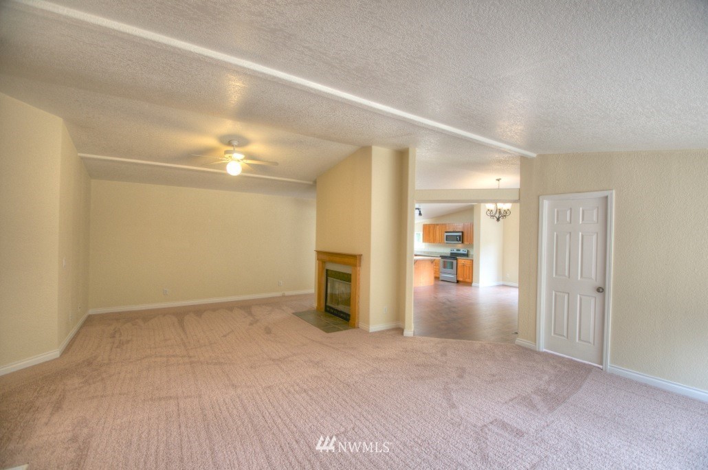 6206 Miller Road Northwest Olympia, WA 98502 - Photo 5 of 21 Gallery Image 5