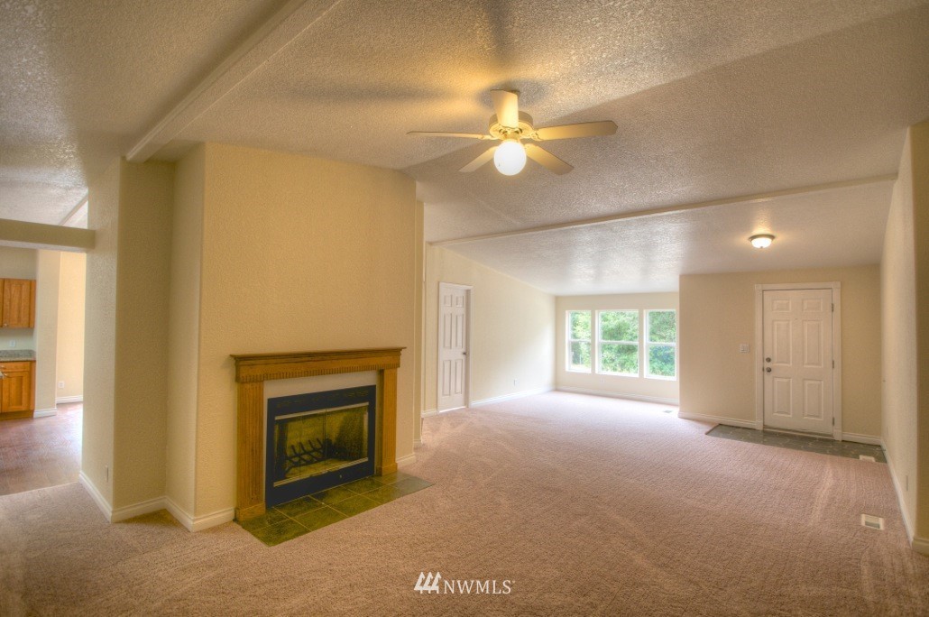 6206 Miller Road Northwest Olympia, WA 98502 - Photo 6 of 21 Gallery Image 6