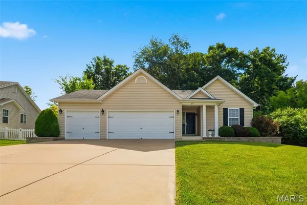 $296,000 | 29 Great Owls Way, Winfield, MO 63389