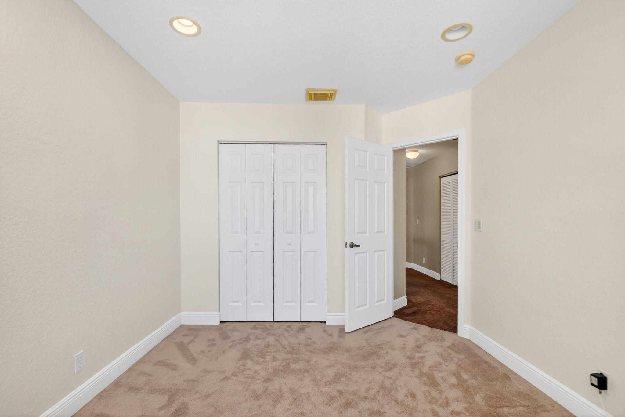 6140 Spring Isles Boulevard Lake Worth, FL 33463 - Photo 44 of 66 43-web-or-mls-DSC_0648