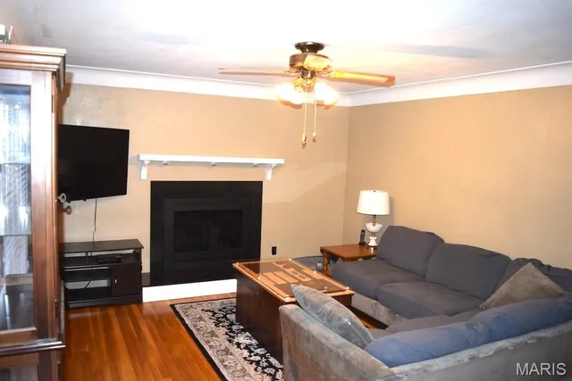 $215,000 | 23 Meadowlark Court, Granite City, IL 62040