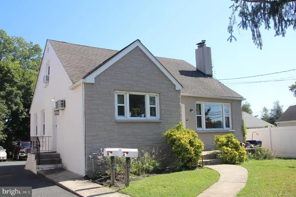 $1,950 | 308 South Warwick Road, Unit A, Somerdale, NJ 08083