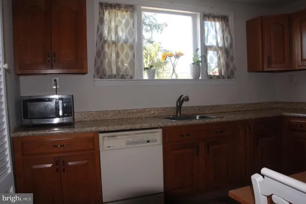 $1,950 | 308 South Warwick Road, Unit A, Somerdale, NJ 08083