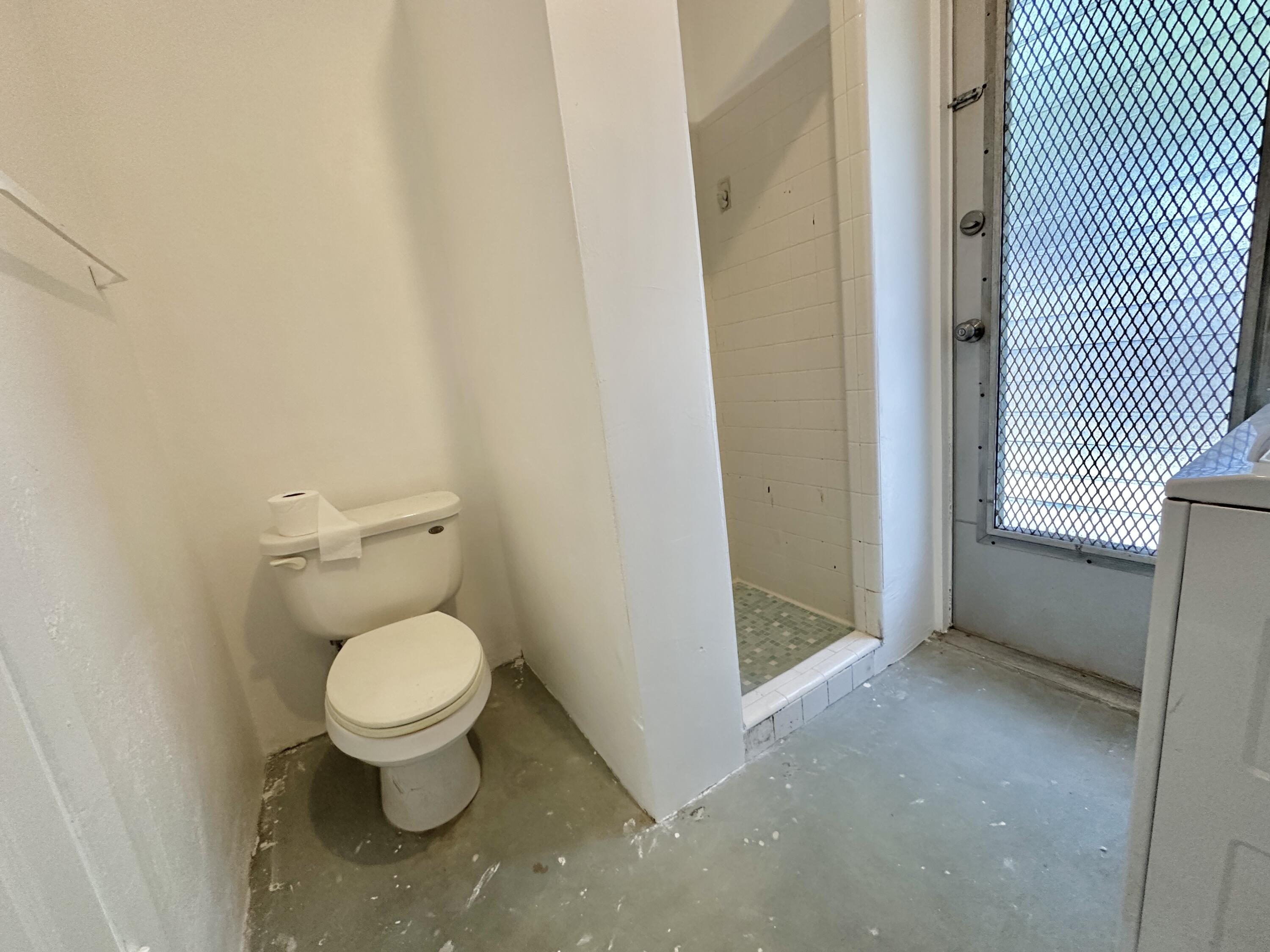 728 Ridge Road, Unit 31 Lantana, FL 33462 - Photo 20 of 24 Bathroom 2
