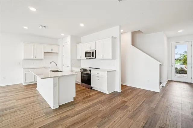 $429,990 | 11122 Tidepool Court, San Antonio, FL 33576