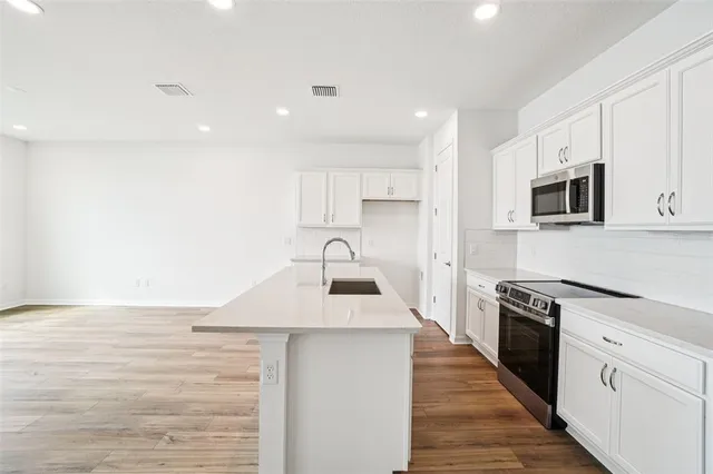 $429,990 | 11122 Tidepool Court, San Antonio, FL 33576