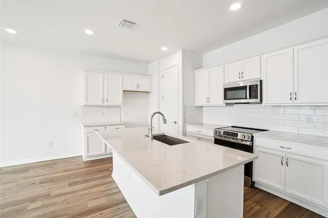 $429,990 | 11122 Tidepool Court, San Antonio, FL 33576