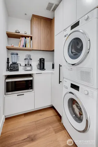 $1,099,000 | 300 110th Avenue Northeast, Unit 314, Bellevue, WA 98004