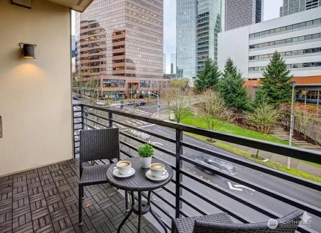 $1,099,000 | 300 110th Avenue Northeast, Unit 314, Bellevue, WA 98004