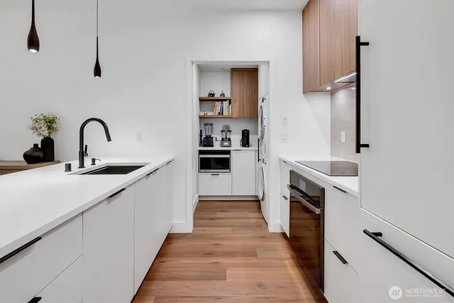 $1,099,000 | 300 110th Avenue Northeast, Unit 314, Bellevue, WA 98004