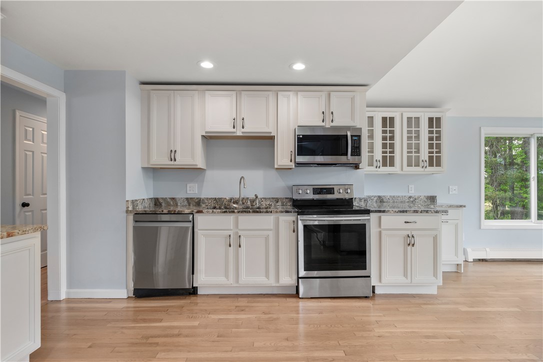 200 Charge Pond Road Wareham, MA 02571 - Photo 8 of 40 Gallery Image 8