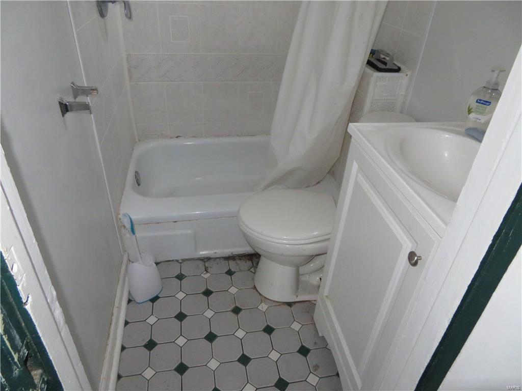 717 Rice Street Wood River, IL 62095 - Photo 12 of 16 Gallery Image 12