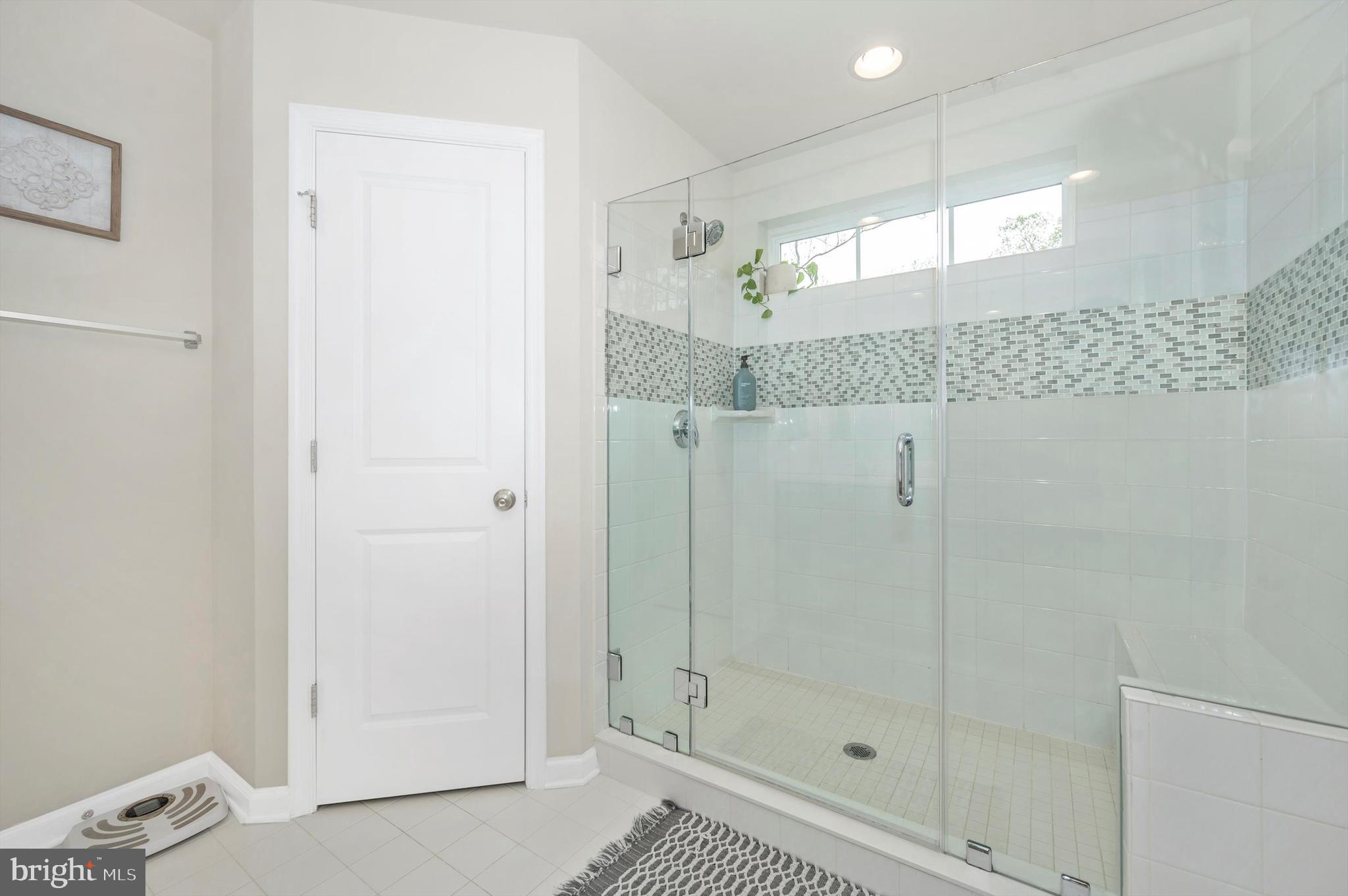 5652 Scott Ridge Place Frederick, MD 21704 - Photo 16 of 37 Primary Suite Private Full Bath