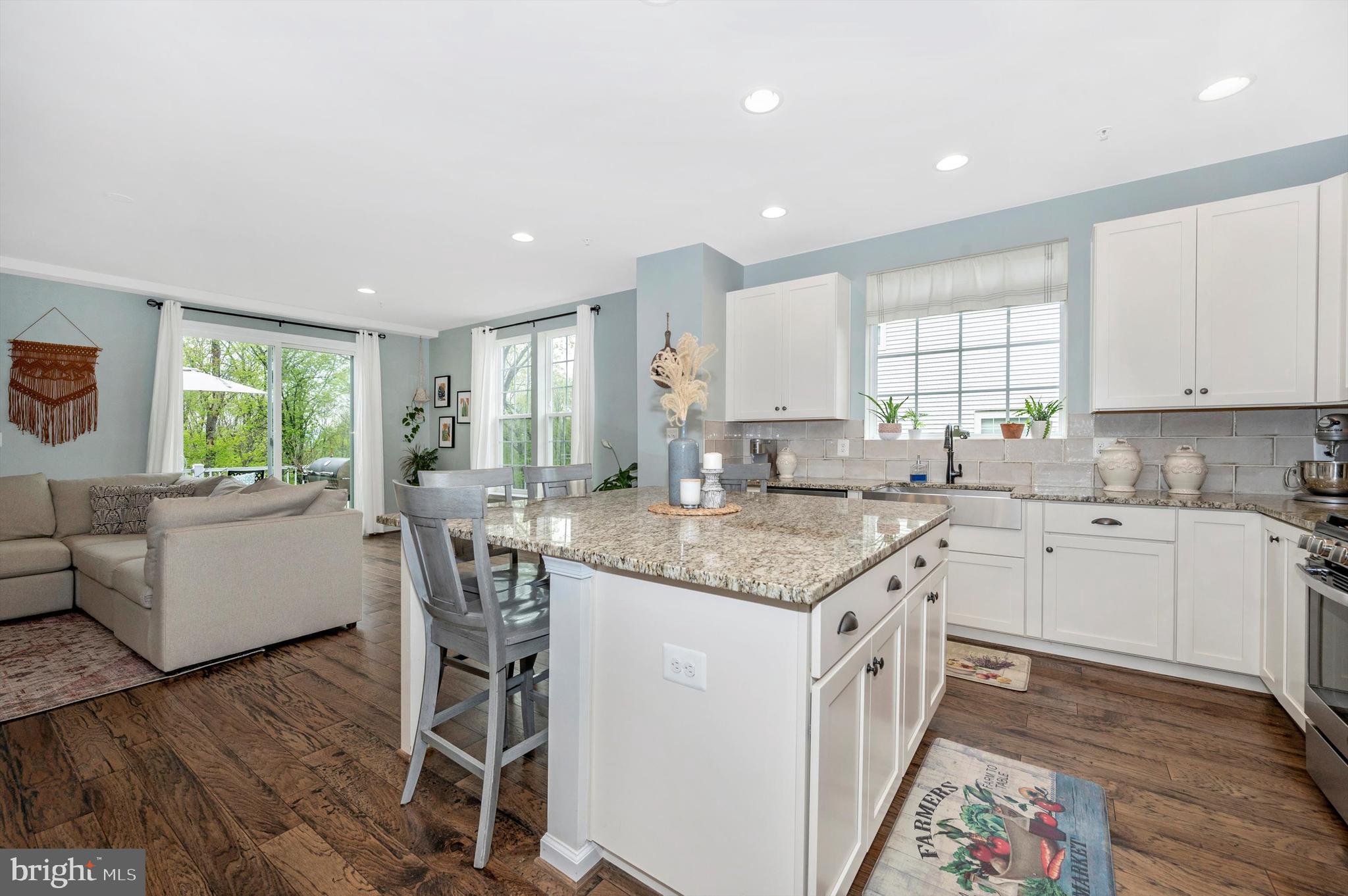 5652 Scott Ridge Place Frederick, MD 21704 - Photo 9 of 37 Kitchen with Large Center Island