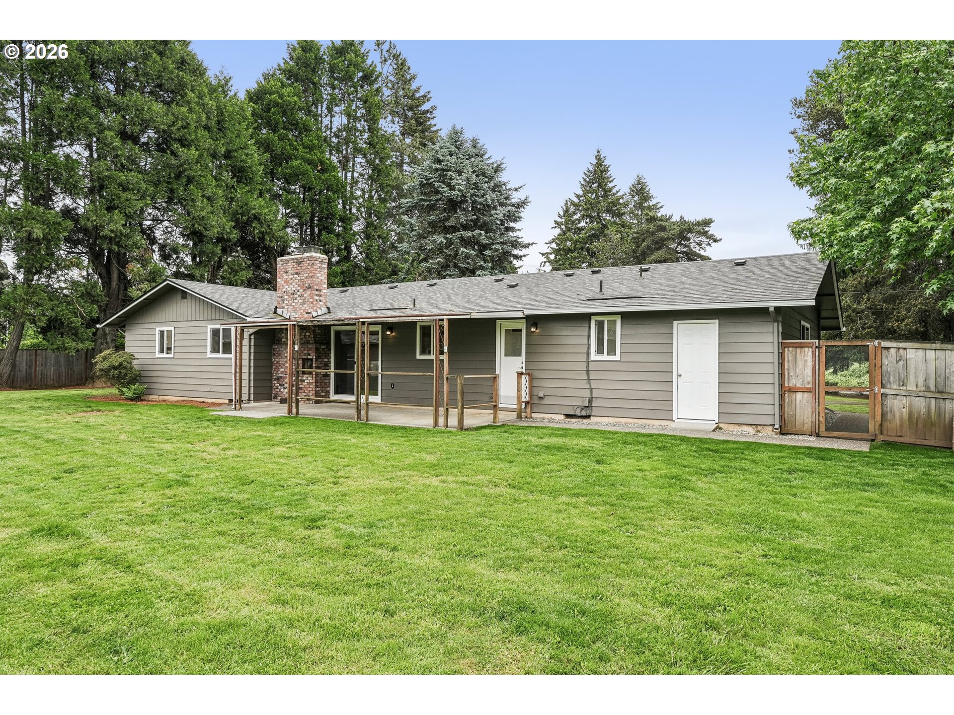 22600 Northeast 28th Street Camas, WA 98607 - Photo 27 of 48 a front view of a house with a garden