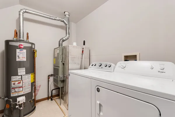$264,900 | 824 East Kahler Road, Unit 824, Wilmington, IL 60481