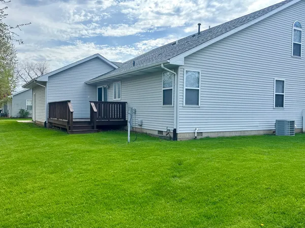 $264,900 | 824 East Kahler Road, Unit 824, Wilmington, IL 60481