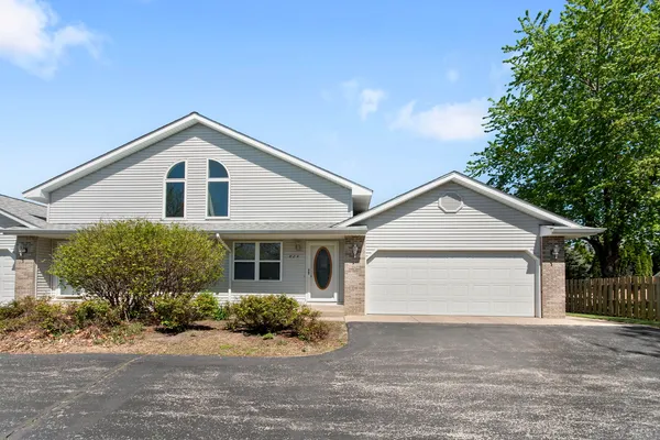 $264,900 | 824 East Kahler Road, Unit 824, Wilmington, IL 60481