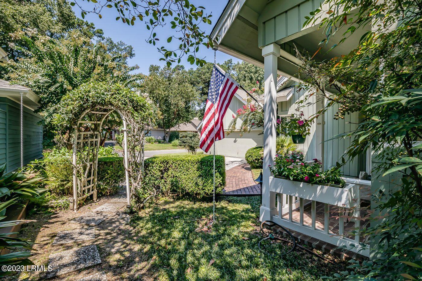 615 South Reeve Road St. Helena Island, SC 29920 - Photo 40 of 50 50 Side Yard