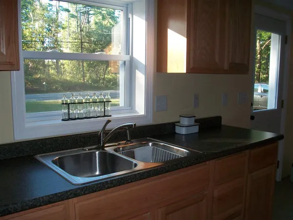 $2,300 | 355 New Hampton Road, Franklin, NH 03235