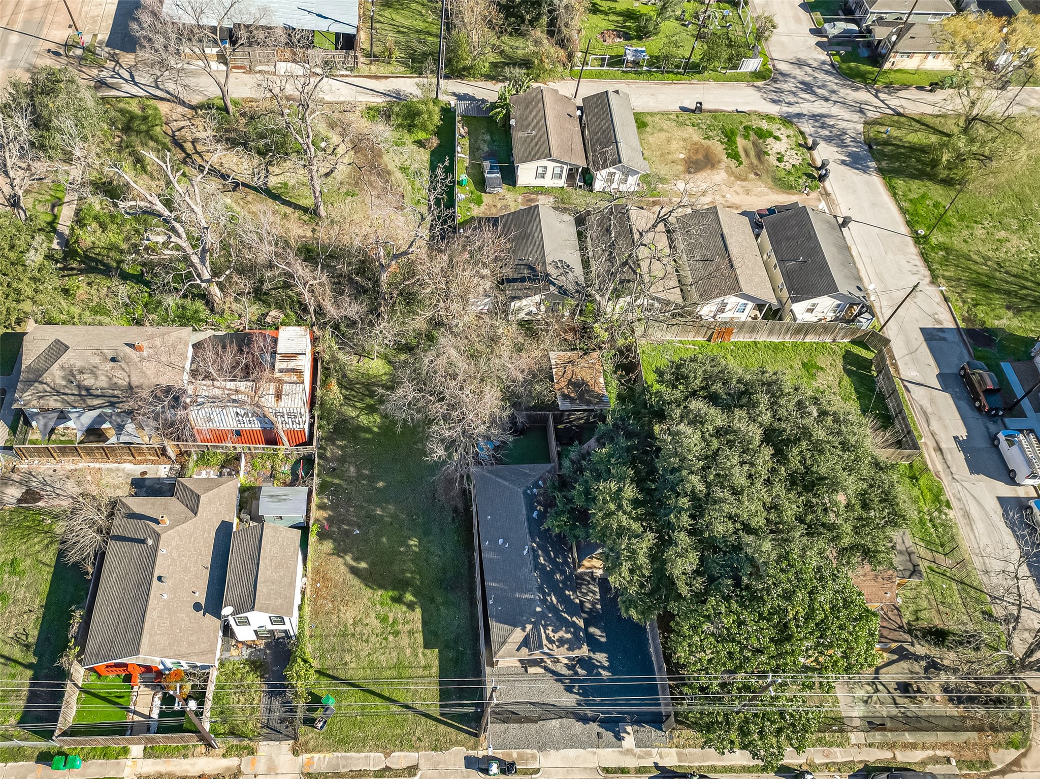 2407 Alabama Street Houston, TX 77004 - Photo 13 of 29 an aerial view of residential houses with outdoor space