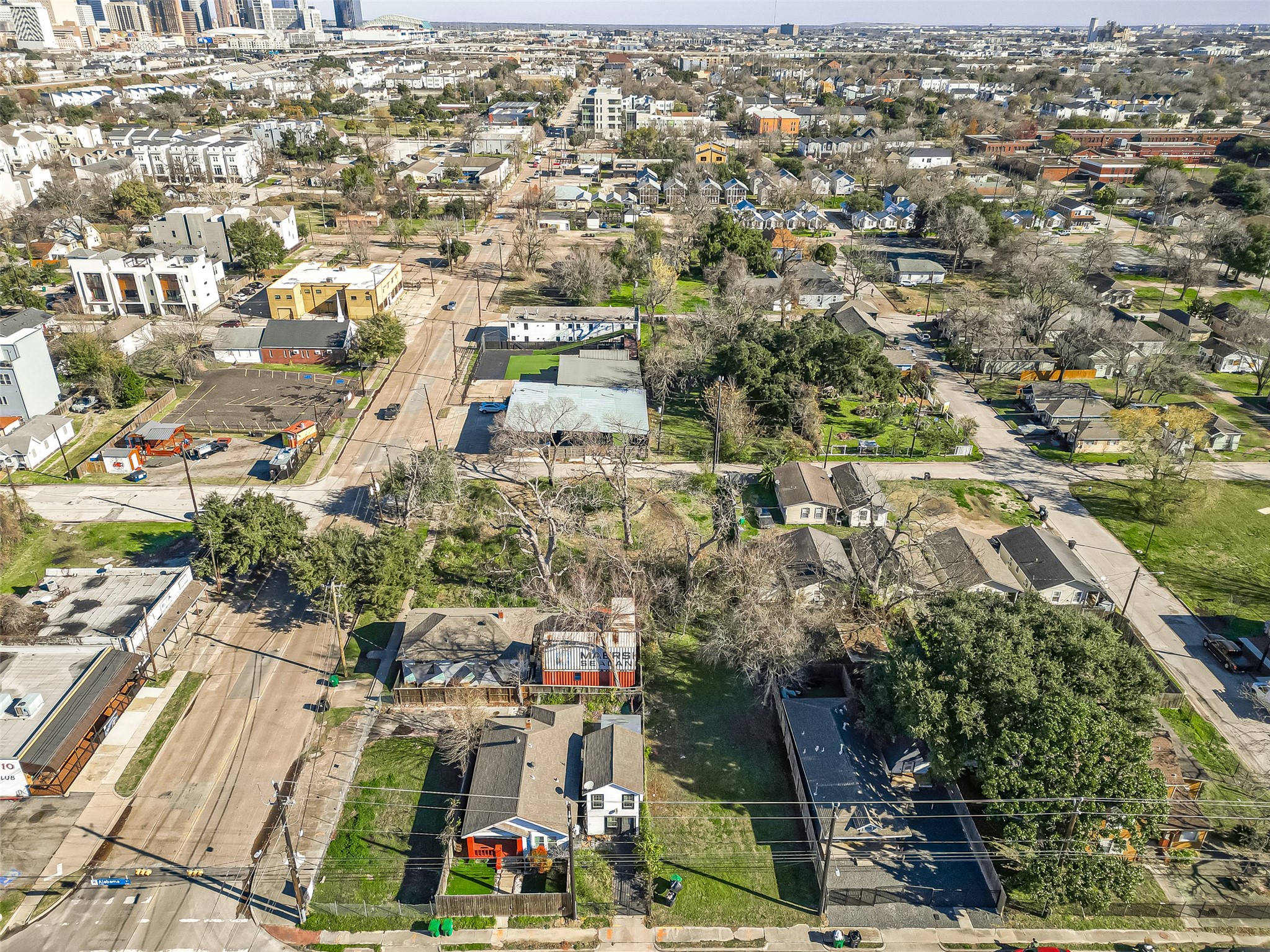 2407 Alabama Street Houston, TX 77004 - Photo 14 of 29 an aerial view of residential houses with outdoor space