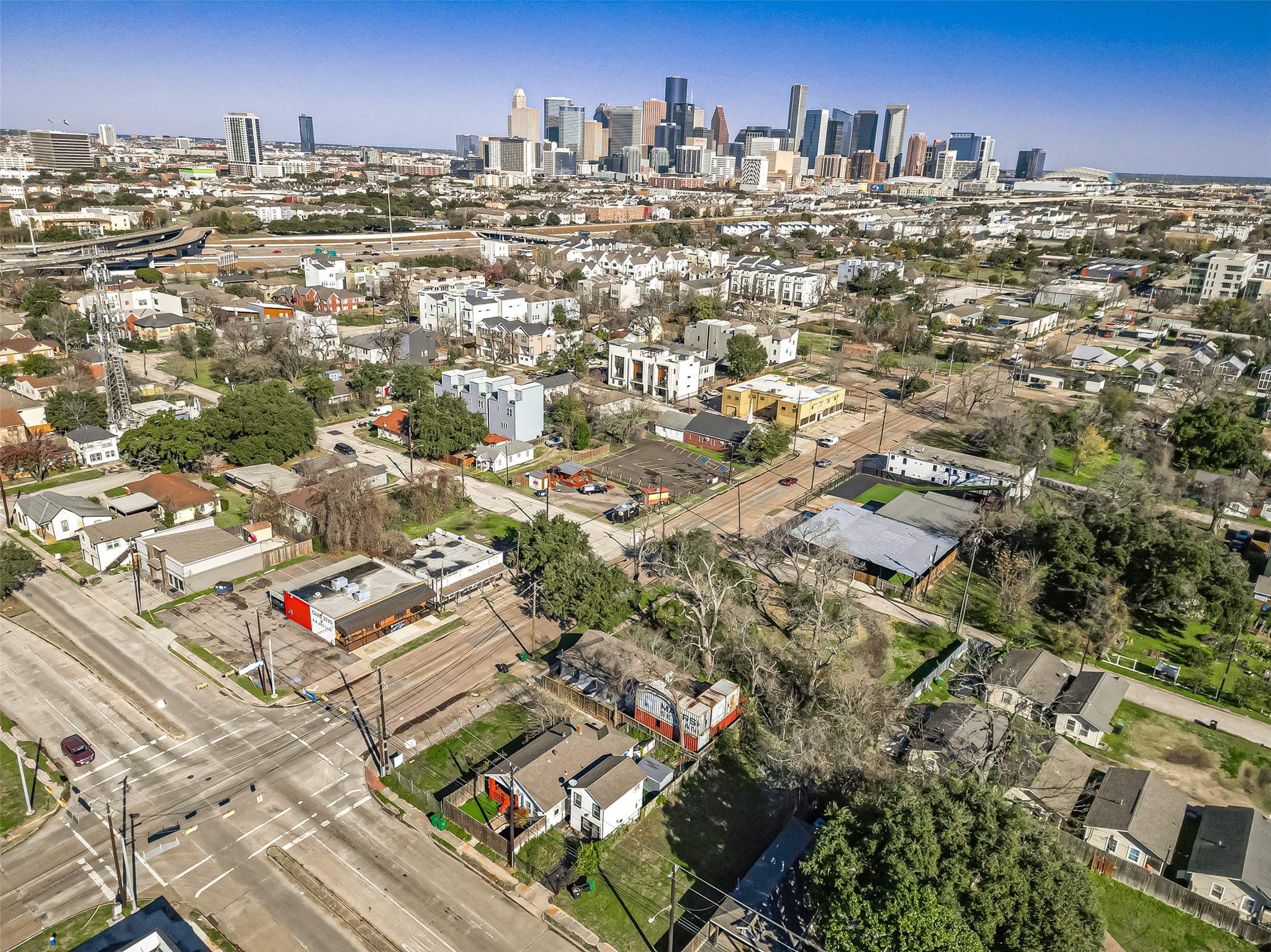 2407 Alabama Street Houston, TX 77004 - Photo 16 of 29 a view of a city