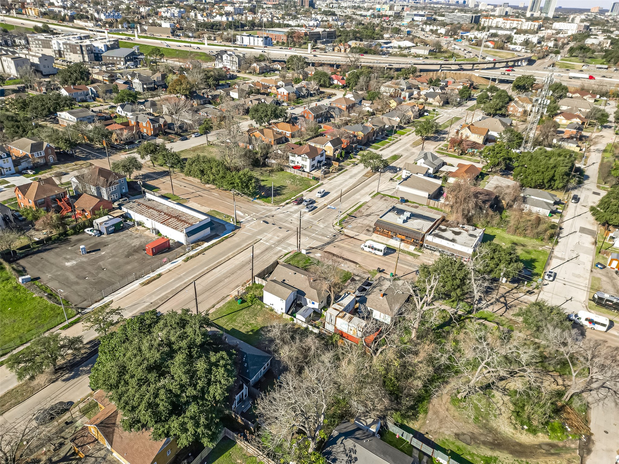 2407 Alabama Street Houston, TX 77004 - Photo 19 of 29 an aerial view of residential houses with outdoor space
