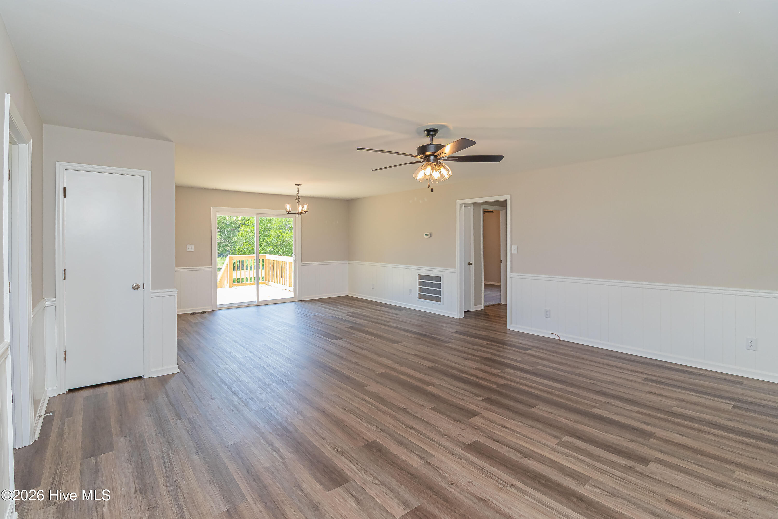 358 White Flash Road Mount Olive, NC 28365 - Photo 5 of 19
