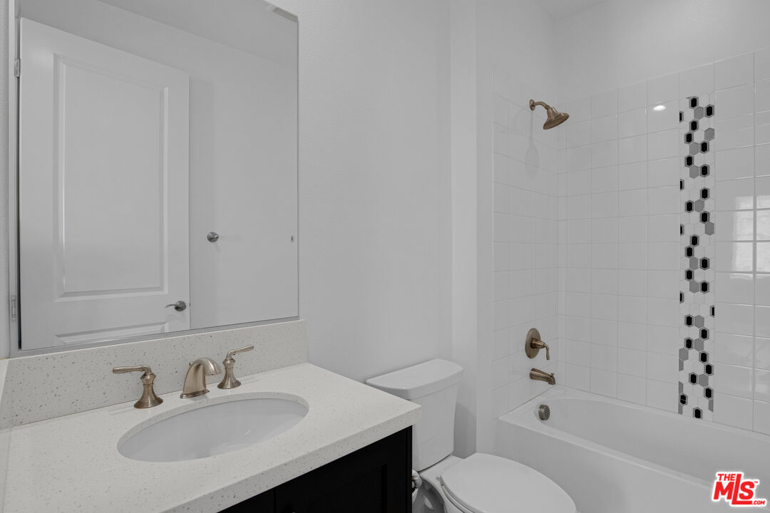 20204 Albion Way Porter Ranch, CA 91326 - Photo 32 of 43