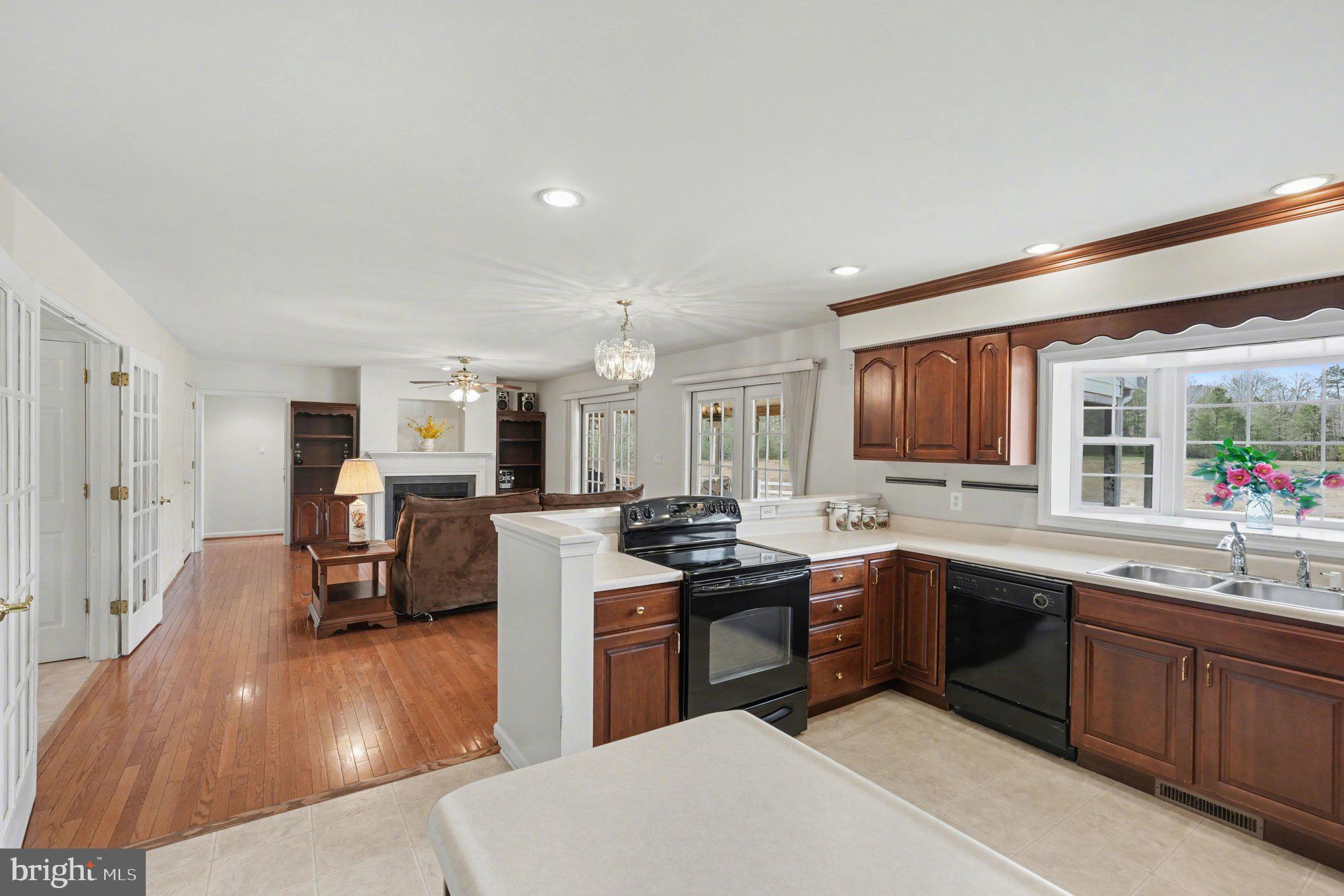 2383 Rappahannock Road Colonial Beach, VA 22443 - Photo 11 of 47 Kitchen