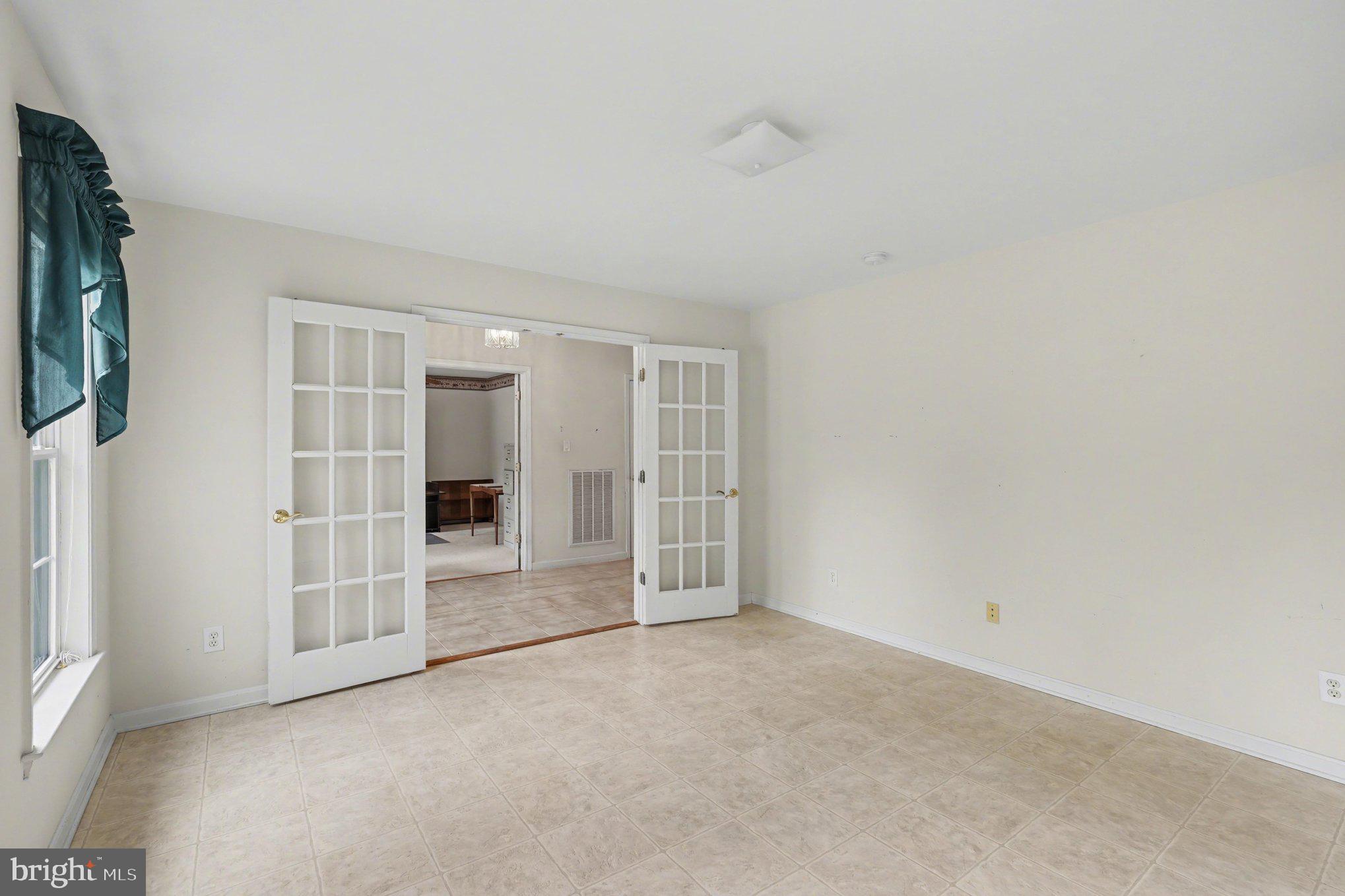 2383 Rappahannock Road Colonial Beach, VA 22443 - Photo 14 of 47 Dining Room