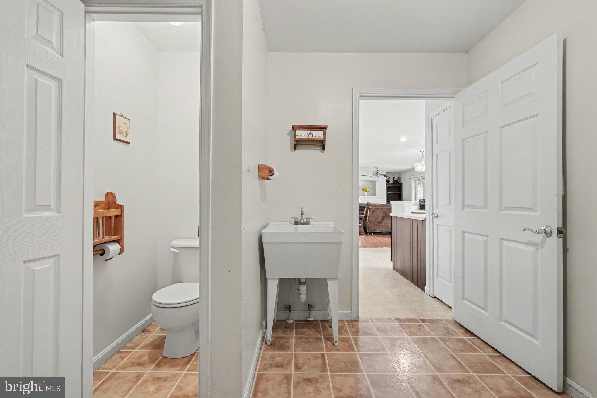 2383 Rappahannock Road Colonial Beach, VA 22443 - Photo 32 of 47 Mudroom