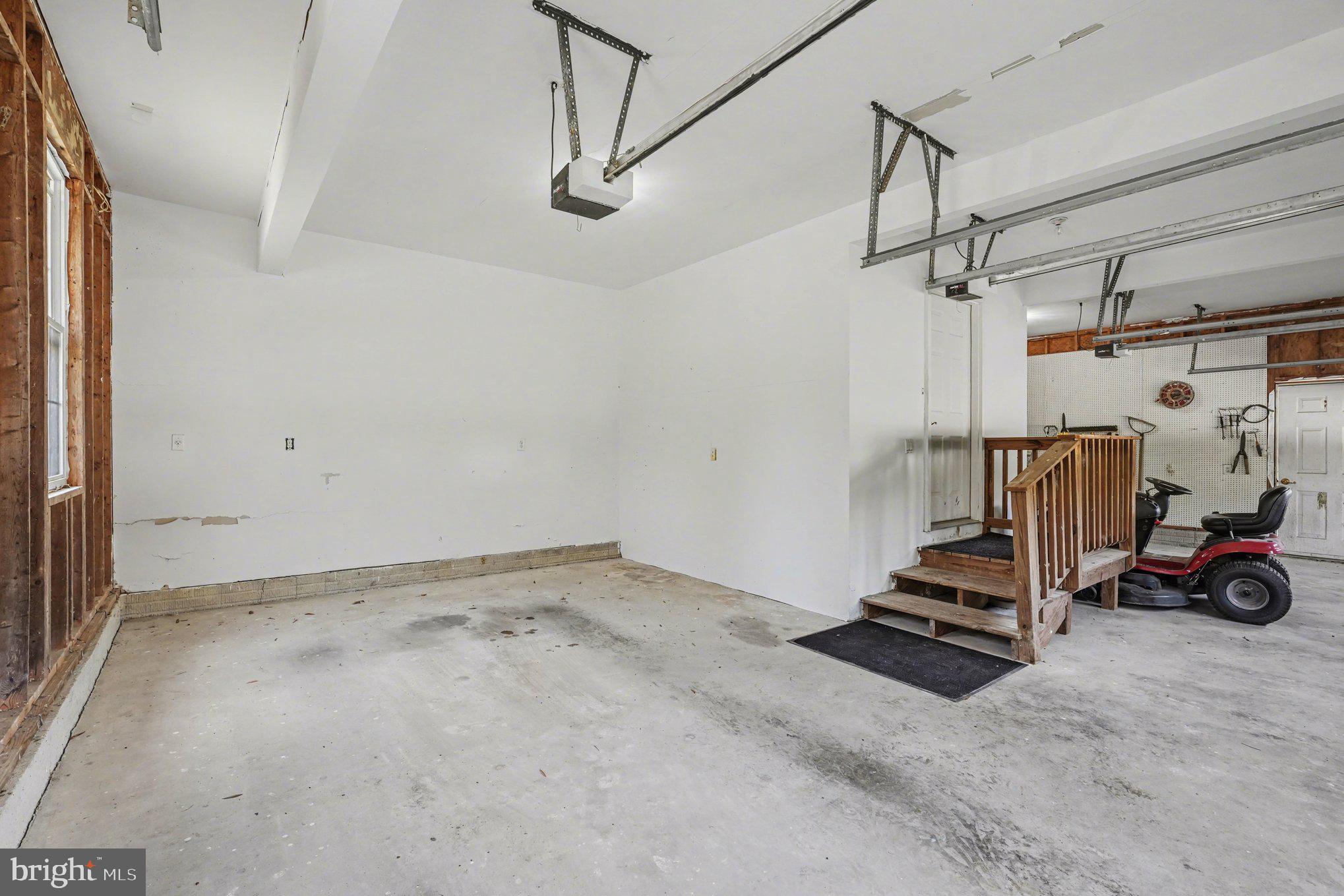 2383 Rappahannock Road Colonial Beach, VA 22443 - Photo 34 of 47 Garage