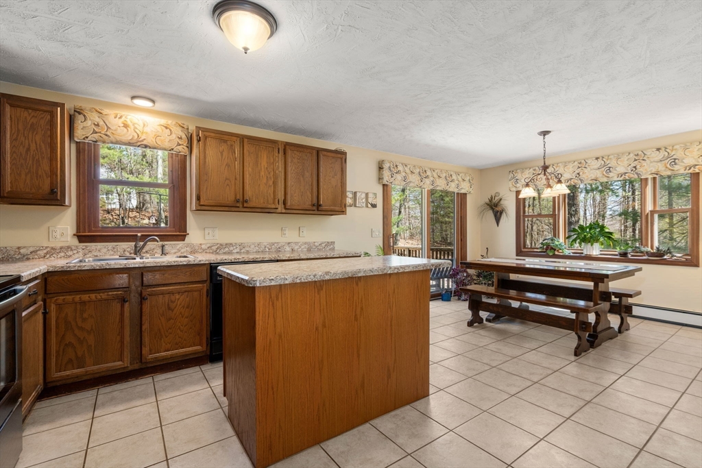 155 Kelly Road Northbridge, MA 01534 - Photo 12 of 40