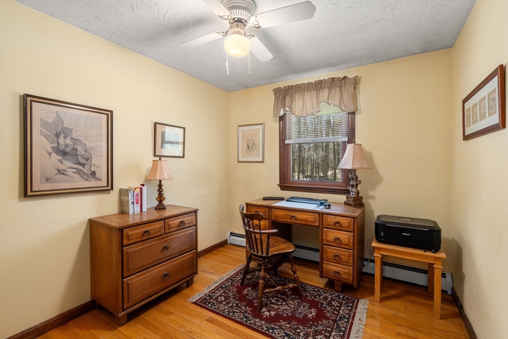 155 Kelly Road Northbridge, MA 01534 - Photo 20 of 40