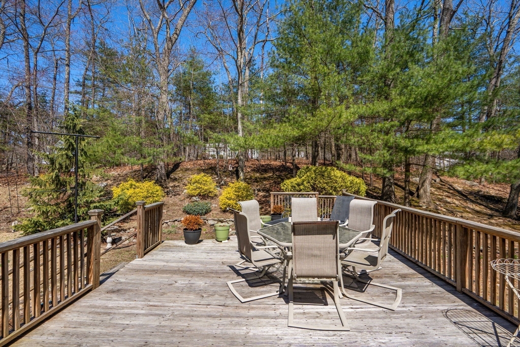 155 Kelly Road Northbridge, MA 01534 - Photo 29 of 40