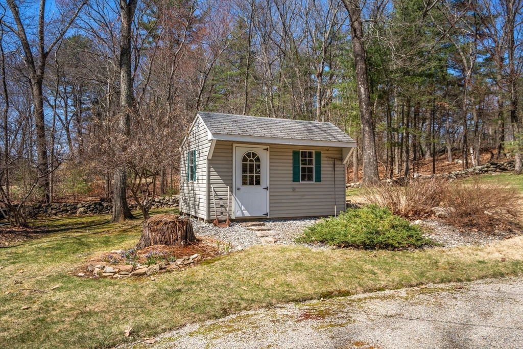 155 Kelly Road Northbridge, MA 01534 - Photo 33 of 40