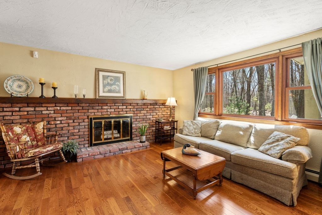 155 Kelly Road Northbridge, MA 01534 - Photo 5 of 40