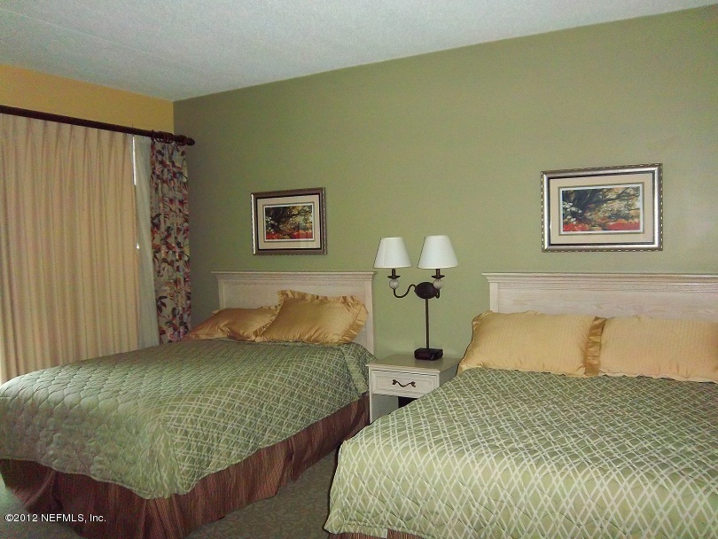 202 Beachwood Road Fernandina Beach, FL 32034 - Photo 2 of 7 Beach wood bed 1