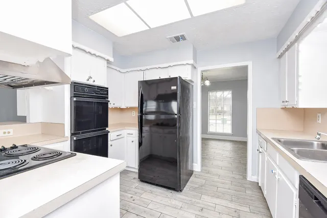 $1,800 | 11623 Kirkhollow Drive, Houston, TX 77089