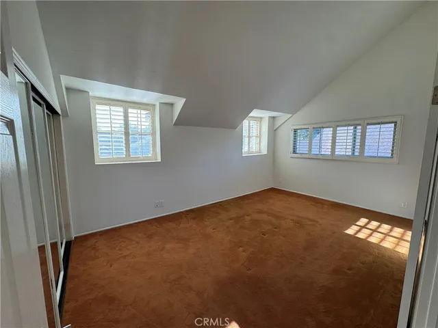 a view of empty room with window