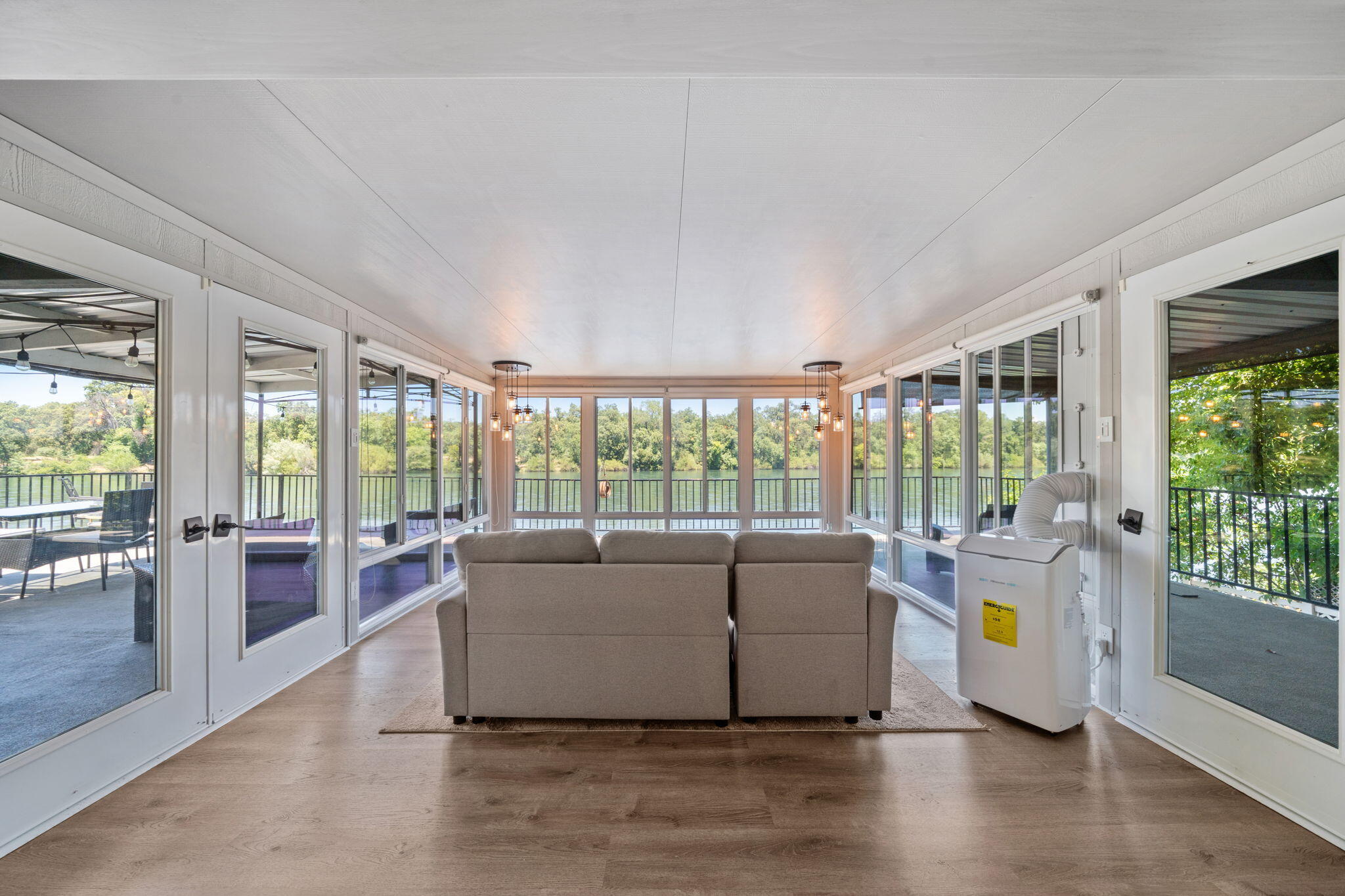 3317 Riverside Drive Anderson, CA 96007 - Photo 16 of 77 Sunroom
