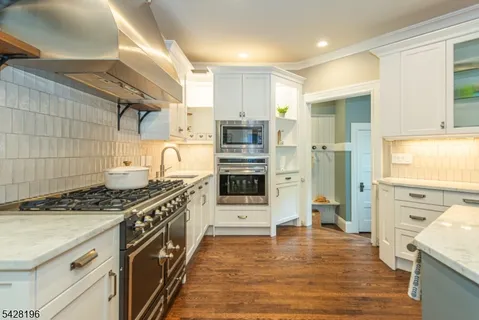 $2,495,000 | 324 Morris Avenue, Mountain Lakes, NJ 07046